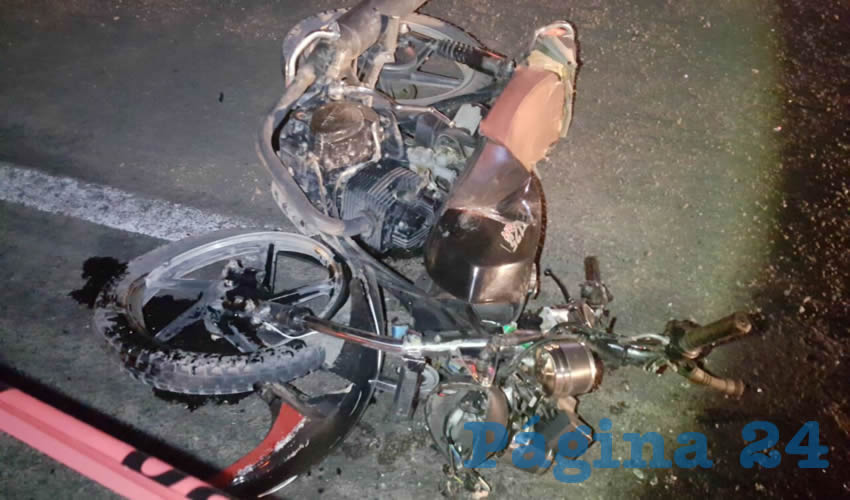 Esta es la jaca de acero que tripulaba Alejandro Orozco, quien murió al estamparse contra una “combi” de transporte público foráneo