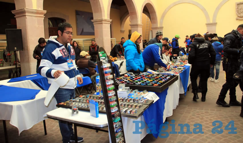Francisco José Córdoba Ruíz, miembro de Club “Hot Wheels” Zacatecas, y organizador de este evento: Los 46 expositores fueron provenientes de diversos estados de la república como Aguascalientes, San Luis Potosí y Durango, mostrando parte de sus colecciones que son únicas en el país, y hacen que este hobbie se convierta en parte fundamental de sus vidas (Foto: Rocío Castro Alvarado)