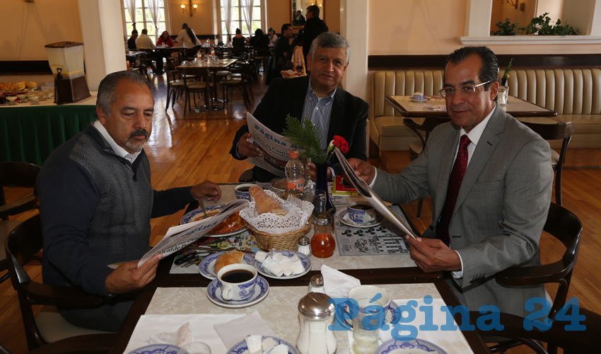 En Sanborns Francia almorzaron Alejandro Sánchez Laguna, secretario general del PRD; Gilberto Carlos Ornelas y Francisco Martínez Delgado, diputado local
