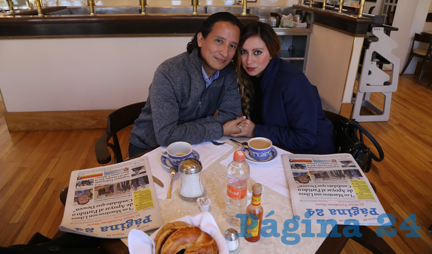 En Sanborns Francia compartieron el pan y la sal Carlos Francisco Oliva Ponce y Lilian Gutiérrez Guzmán
