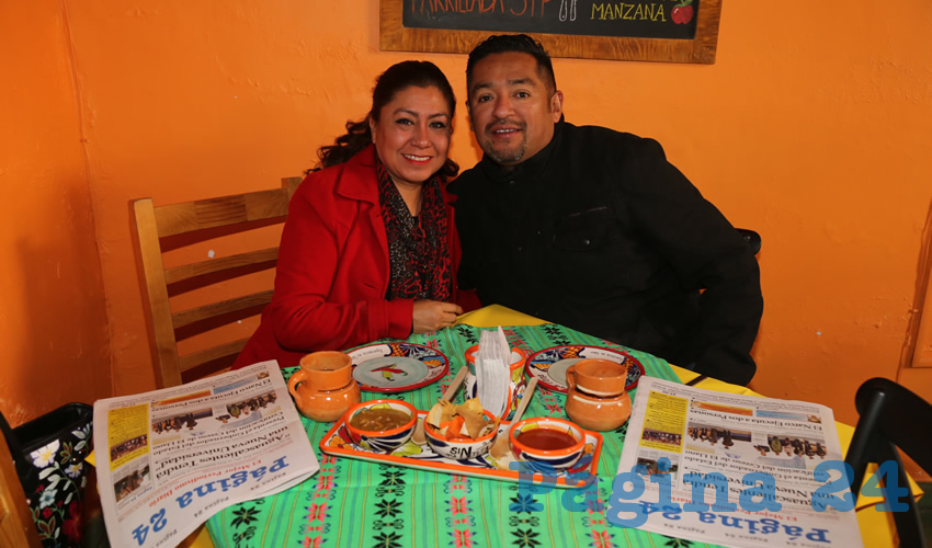 En el restaurante Gastronómico Colón compartieron el pan y la sal María Hernández Guajardo y Paulo César Baeza