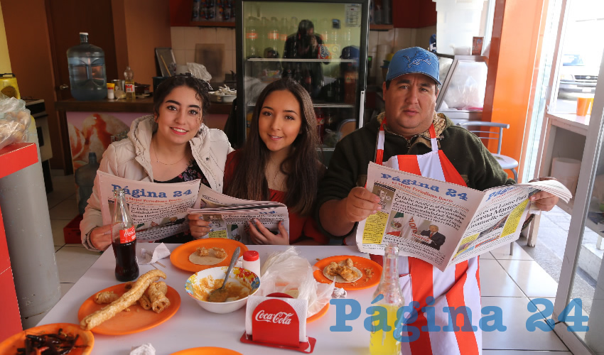 En El Sabor de Coyoacán desayunaron Valeria Rodríguez López, Natalia Rizo Landa y César Rizo Jiménez