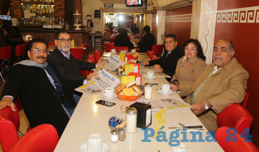 En el restaurante Mitla almorzaron Enrique Castro Pérez, José Luis González Rodríguez, Gerardo Ortega Ayala, su esposa María Gabriela Prado Martínez; y Gabriel Díaz Chávez, abogados