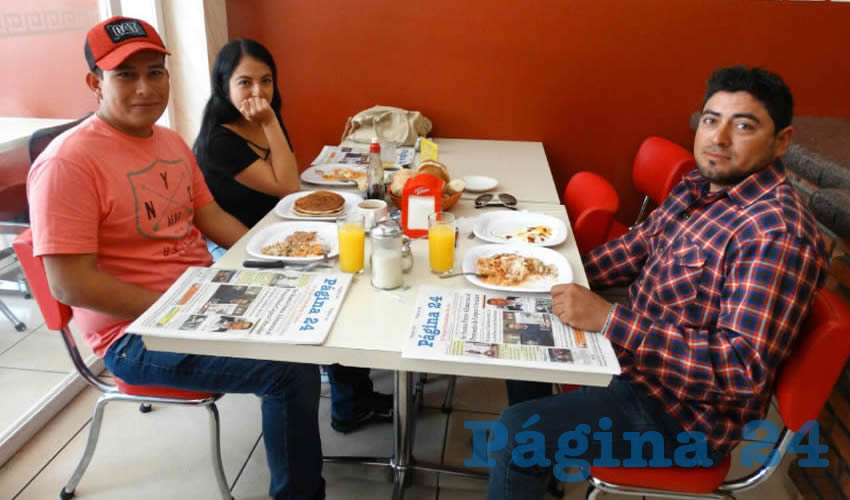 En el restaurante Del Centro almorzaron Luz Ruvalcaba, Aurora Ruvalcaba, Fernanda Rangel, Anayantzi Hernández, Ayari Rangel y Athziri Barbosa