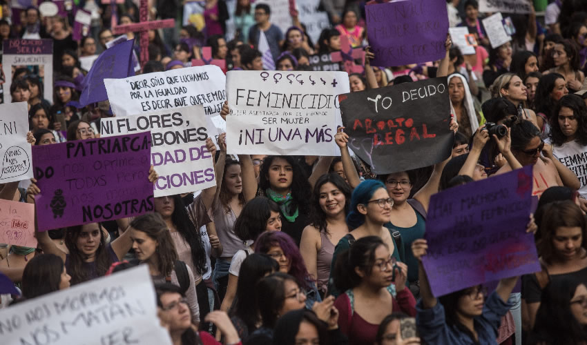 Ciudad de México.- Cientos de mujeres de todas las edades salieron a manifestarse en el Día Internacional de la Mujer para exigir, justicia, equidad y seguridad (Fotos: Tercero Díaz/ Cuartoscuro)