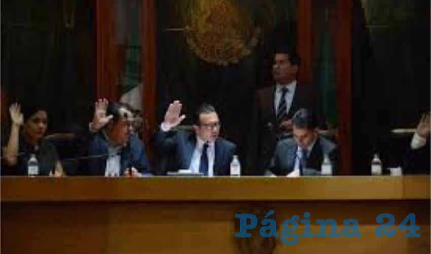 Investigación del diario Mural reveló que en la presente administración del alcalde con licencia Pablo Lemus Navarro se dio un pago de 5 millones de pesos por 900 carcasas de luminarias que fueron colocadas en el municipio, algo que fue aprobado –a sobreprecio– desde el pasado mes de octubre/Fotos: Cortesía