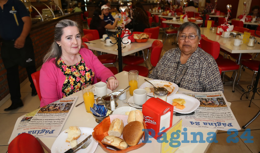 En el restaurante Mitla compartieron el pan y la sal Claudia Yolanda González Ortiz y su mamá Yolanda Ortiz Hernández