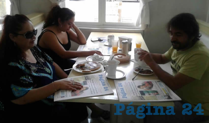 Minerva Ruvalcaba, Minerva Castro y Gabriel Ruvalcaba almorzaron en el restaurante Del Centro