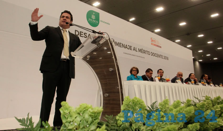 ¿Promesa o amenaza del gobernador Aristóteles Sandoval?: “Hasta el último día de administración seré un gobernador de 24/7, no voy a esperar que nadie venga a resolver los problemas que tenemos en materia de seguridad, de salud pero no descansaré hasta que este estado lo pueda dejar mejor que como lo encontré”/Foto: Cortesía
