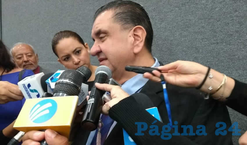 En calidad de ex presidente del consejo de administración del Ipejal, Francisco Ayón López dijo que si hubo contratos “chuecos” de parte de Carlos Lomelí al gobierno estatal, que los denuncien ante las instancias correspondientes, en vez de ser materia de golpeteo político/Foto: Francisco Andalón López