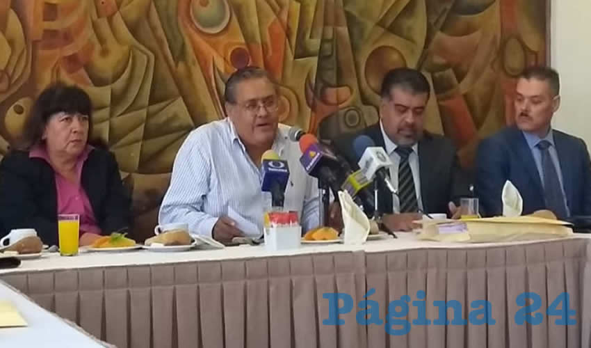 Ejidatarios de El Zapote señalaron que es falso que los terrenos de la presa San José –en conflicto con Aeropuertos y Servicios Auxiliares– sea propiedad de ésta última; incluso el pasado miércoles 9 se demostró en reunión con funcionarios de la Secretaría de Gobernación que sus actas eran las originales/Foto: Francisco Andalón López