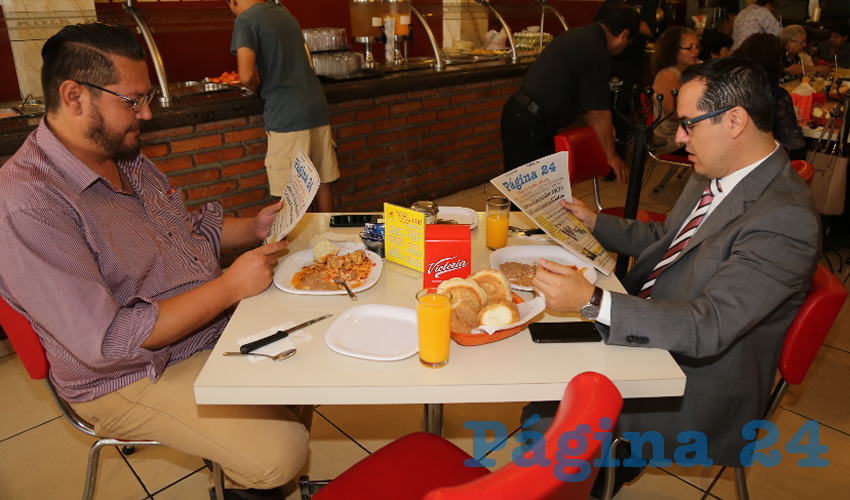 En el restaurante Mitla almorzaron Juan Delgado Lara y Jaime Gerardo Beltrán Martínez, secretario del Ayuntamiento
