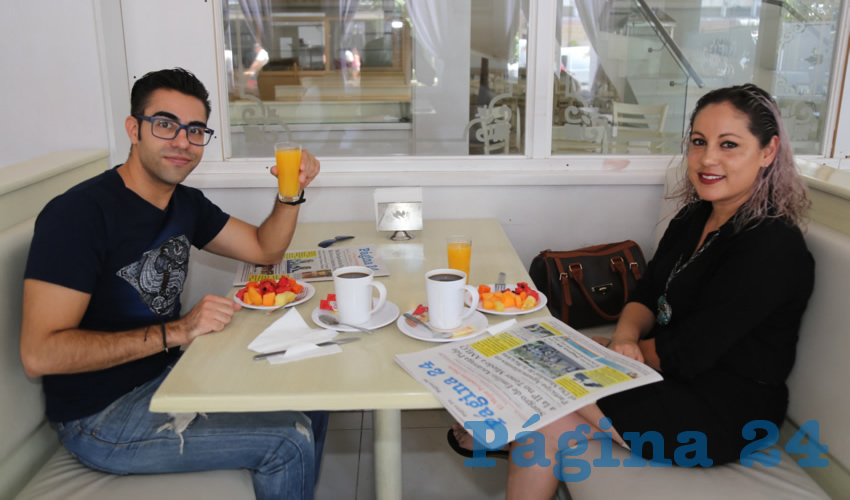 En el restaurante Del Centro compartieron el pan y la sal Raúl Godínez Villegas y Berenice Arellano Oliva