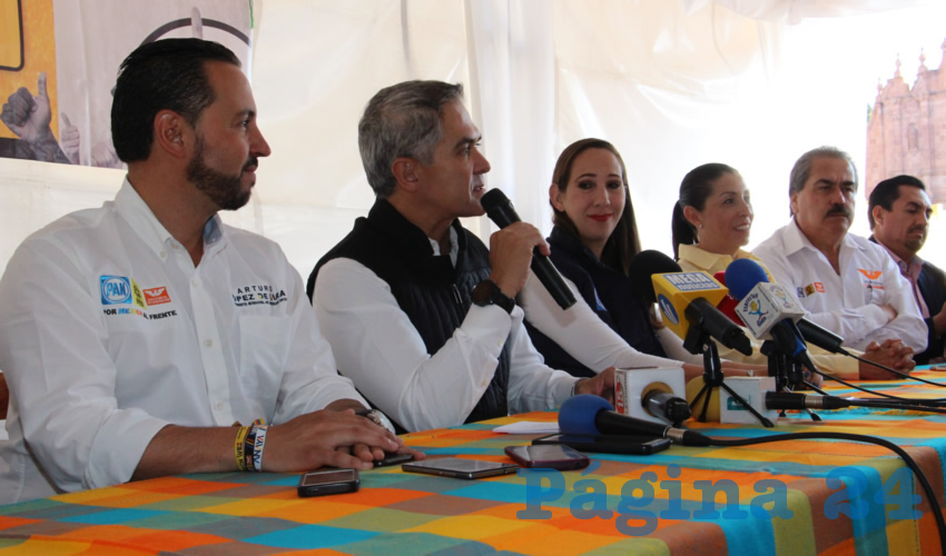 Miguel Ángel Mancera, coordinador nacional de la coalición “Por México al Frente”: “Es totalmente un embate político más, no encontramos ninguna novedad, más de lo mismo que se ha dicho y así lo veo”. (Foto: Rocío Castro Alvarado)