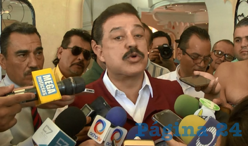 “A los trabajadores de la UdeG primero les pidieron dinero para la campaña de Enrique Alfaro, ahora les están pidiendo una lista de 150 gentes que van a votar o que van a obligar a votar o invitar a votar por Alfaro con copia de la credencial”, denunció Carlos Lomelí, candidato a gobernador por Morena, esto –dijo– por presión del líder moral de la universidad /Foto: Archivo Página 24