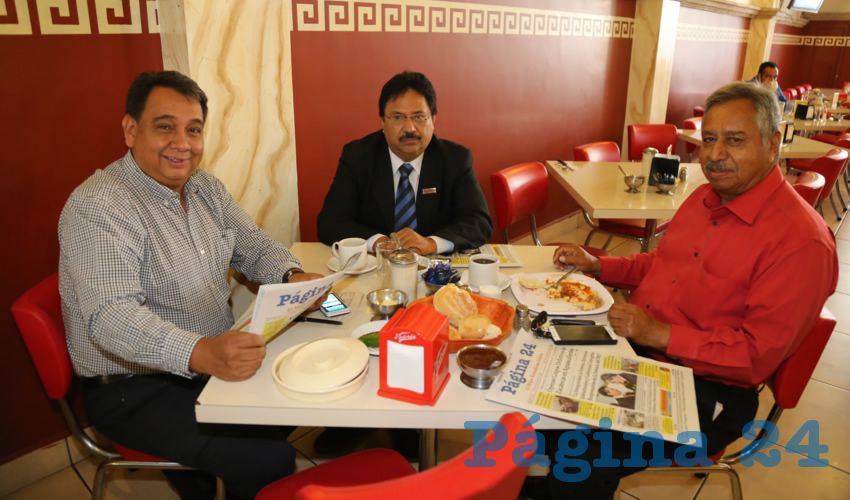 En el restaurante Mitla almorzaron David Hernández Vallín, Fernando Alférez Barbosa y Francisco Jáuregui Dimas