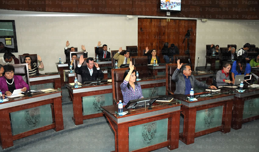 Los diputados aprobaron por unanimidad declarar las Morismas como patrimonio cultural intangible, luego de que el diputado Rafael Flores Mendoza presentó una reserva respecto de la iniciativa de la Comisión de Cultura que solicitaba que únicamente se declararan patrimonio las Morismas de Bracho