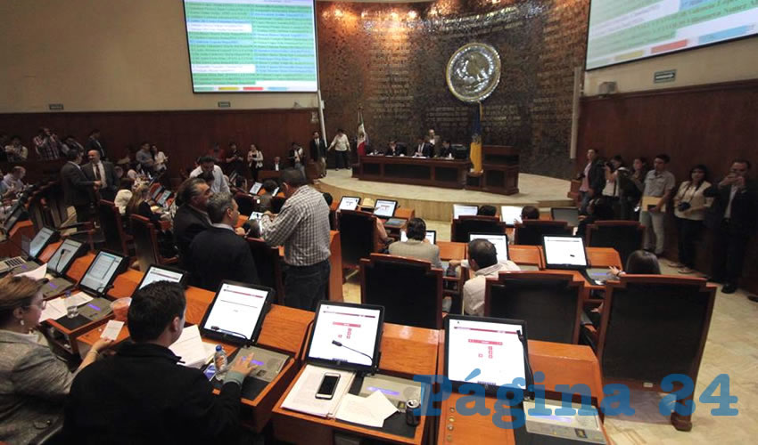 Diputados locales aprobaron en sesión un acuerdo legislativo, a fin de solicitarle al gobernador Enrique Alfaro Ramírez la posibilidad de diseñar y ejecutar a la brevedad un plan emergente/ Foto: Archivo Página 24