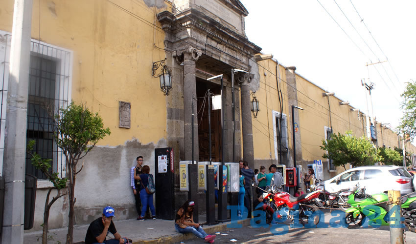 Los profesionales de esta área trabajan en tres turnos, de lunes a domingo, sin parar