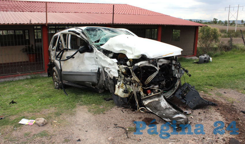 En esta camioneta viajaba Herlinda González Aréchiga y su hijo de cinco años de edad
