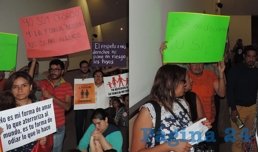 Se manifiesta la comunidad LGBTTTI en el Congreso del Estado (Foto: Omar Romo López)