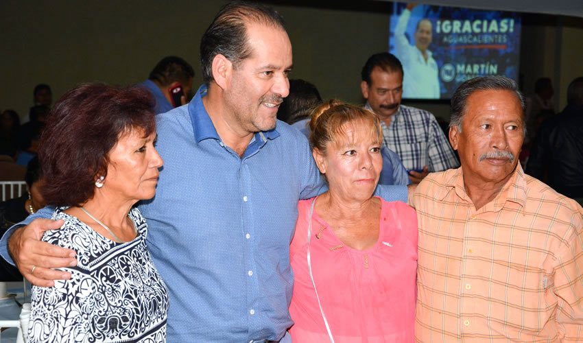 Orozco Sandoval hizo un reconocimiento al trabajo que realiz&oacute; el gremio de tianguistas y mercados para llevar a todos sus clientes las propuestas de Acci&oacute;n Nacional