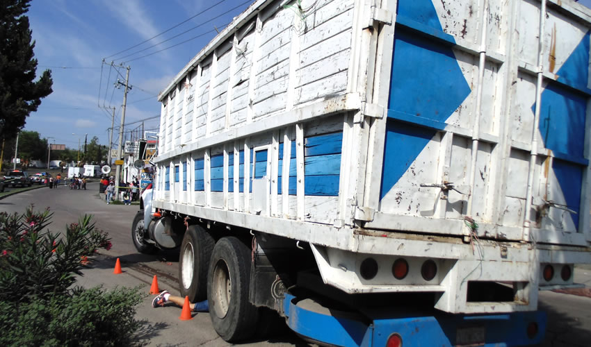 El torton se proyectó de reversa, sin control, debido a que se quebró su flecha