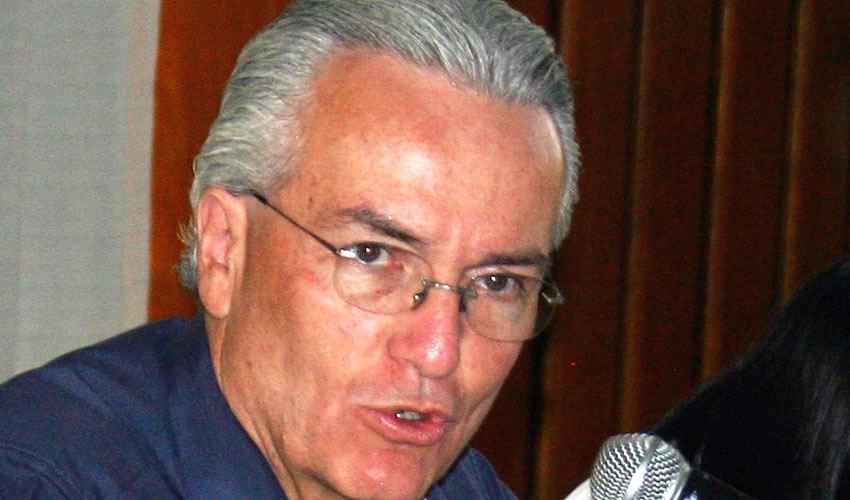 “Se tiene que hacer un concurso o una licitación a personas que demuestren que tienen un perfil adecuado para llevar a cabo este tipo de acciones, no por una adjudicación directa”, aseveró el regidor Alfonso Petersen Farah/Foto: Francisco Tapia