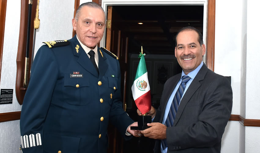 El secretario de la Defensa Nacional, general Salvador Cienfuegos Zepeda, se reuni&oacute; con el gobernador electo de Aguascalientes, Mart&iacute;n Orozco Sandoval