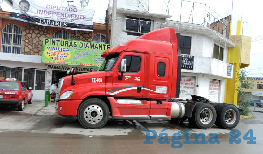 El tractocami&oacute;n fue localizado en el cruce de bulevar Guadalupano y avenida Siglo XXI