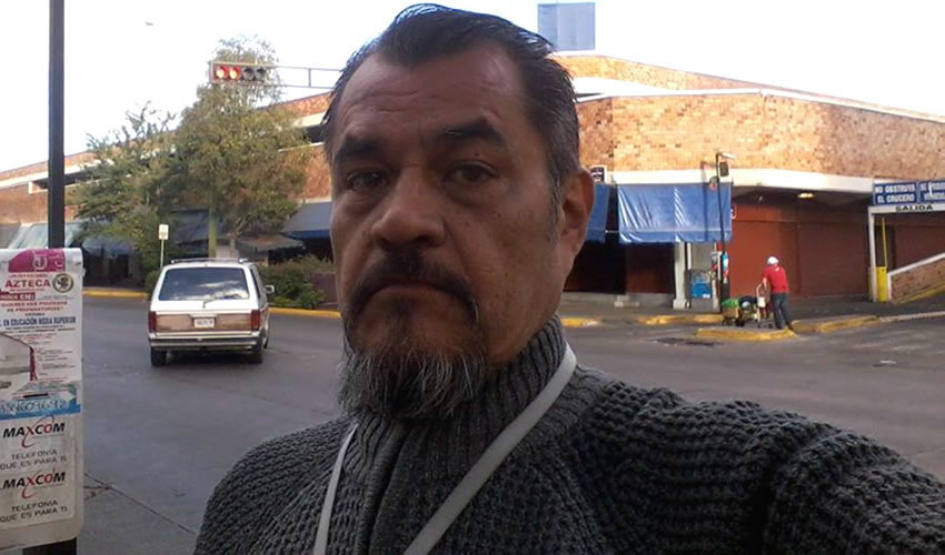 Marcado por ideas anti capitalistas, el poeta Amado Aurelio Pérez desecha las dinámicas de consumo en las que se ve obligado el libro a insertarse para sobrevivir/Foto: Cortesía