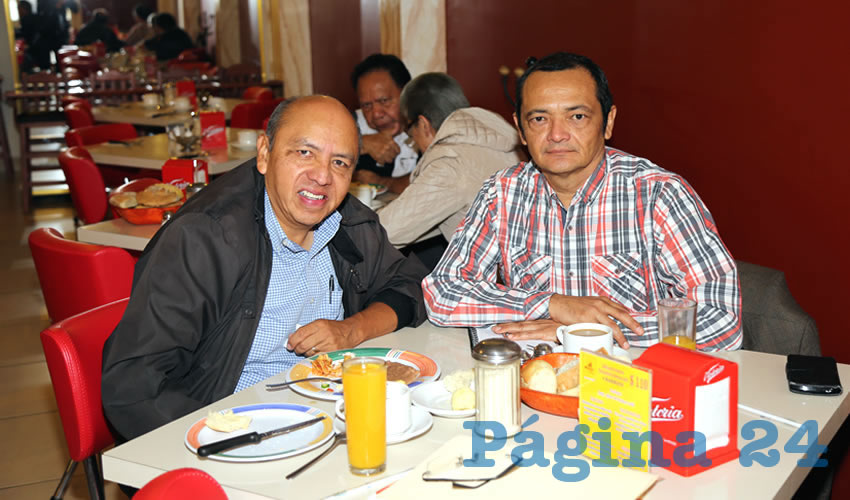 En el restaurante Mitla almorzaron Jos&eacute; Gabriel Su&aacute;rez Delgado y Mario Rivero C&aacute;ceres, presidente del Consejo Coordinador de Organizaciones de la Sociedad Civil (Coscac)