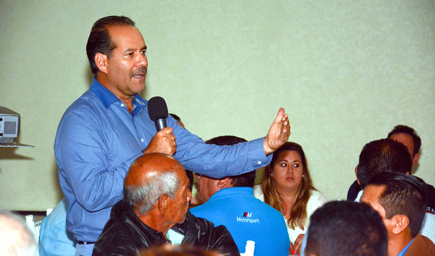 Mart&iacute;n Orozco, gobernador electo del Estado se reuni&oacute; con micro y peque&ntilde;os comerciantes 