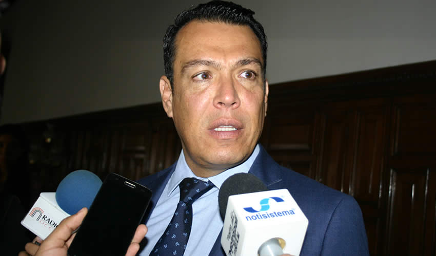 “El planteamiento del estado fue muy claro, hay una aprobación para la ley Uber, pero lo que no está dentro de sus atribuciones es el transporte colectivo”, tronó el secretario de Gobierno de Jalisco, Roberto López Lara, sobre la próxima incursión de Uber Pool en la ciudad/Foto: Francisco Tapia