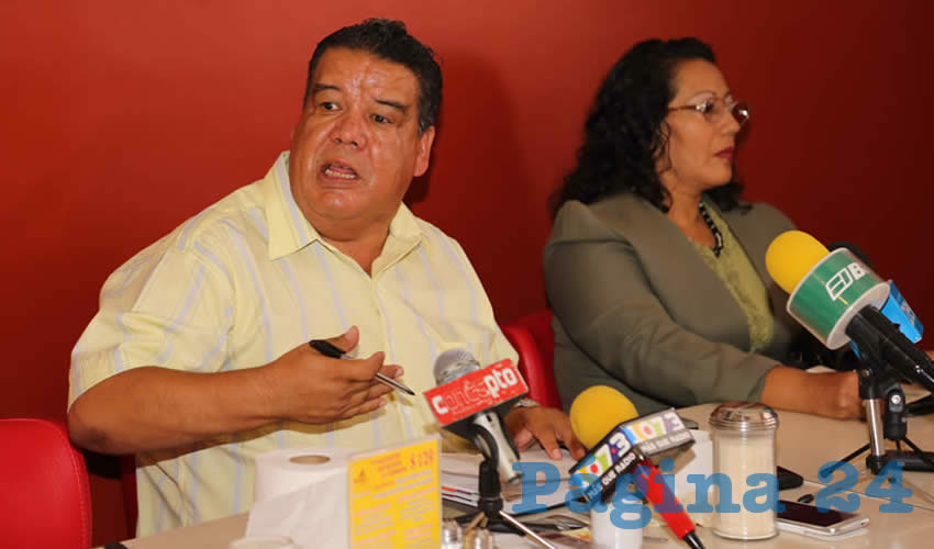 Francisco Javier Flores Flores, l&iacute;der de Cimientos del Magisterio (Foto: Eddylberto Lu&eacute;vano Santill&aacute;n)