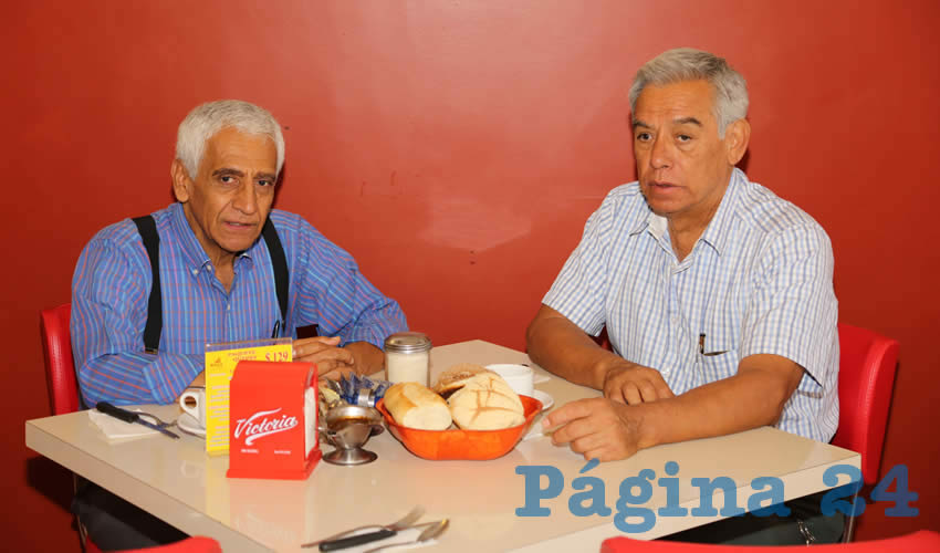 Filiberto Rangel Jim&eacute;nez y Arturo &Aacute;vila Zavala, abogado, almorzaron en el restaurante Mitla