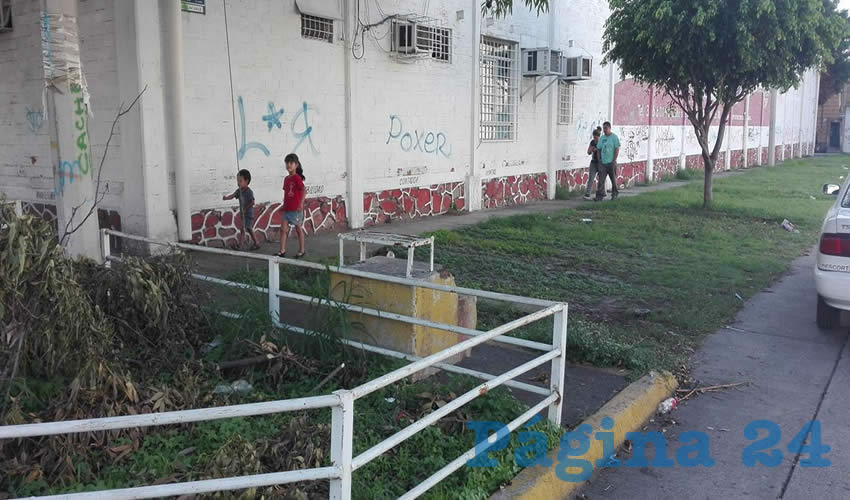 Hartos de la inseguridad se dijeron habitantes de la colonia La Nogalera, pues las inacciones del alcalde Enrique Alfaro y su policía municipal han permitido que los maleantes delincan impunemente en esta zona de la ciudad/Fotos: Rafael Hernández Guízar