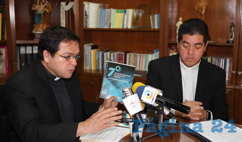 Rueda de prensa en el obispado (Foto: Eddylberto Lu&eacute;vano Santill&aacute;n)