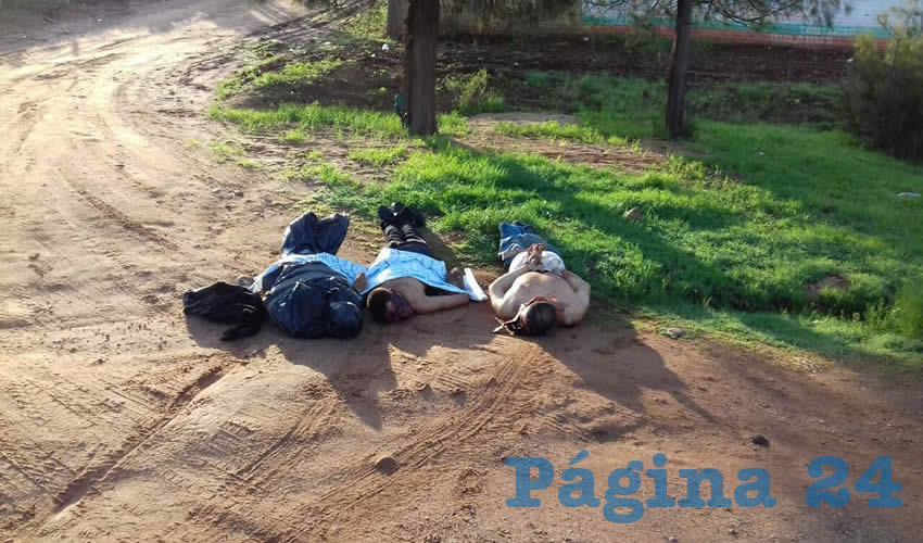 En la comunidad de Charco Blanco, lugareños encontraron los cuerpos de tres hombres, éstos tenían signos de tortura, además estaban maniatados, y presentaban el tiro de gracia, además les dejaron un narcomensaje
