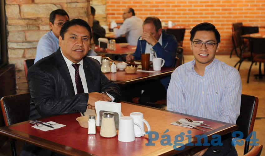 En el restaurante Las Antorchas almorzaron los abogados Leobardo Contreras Moreno y su hijo Fernando Contreras Mart&iacute;nez
