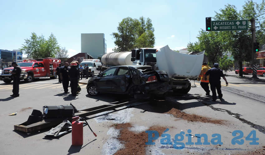 Los ocupantes del automóvil Vento sufrieron la peor parte, siendo embestidos por la unidad que manejaba De la Rosa Bonilla