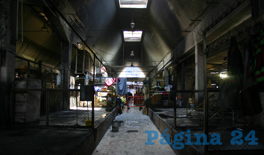 El más reciente percance ocurrido en un mercado municipal fue el del domingo en el mercado Alcalde, donde las llamas consumieron más de 80 locales comerciales; las autoridades desoyeron las urgentes recomendaciones de su misma oficina de Protección Civil y este es el resultado/Foto: Francisco Tapia 