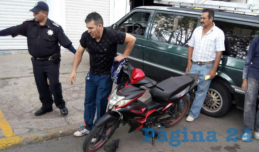 Humberto Rodr&iacute;guez Trancoso, junto a su jaca de acero