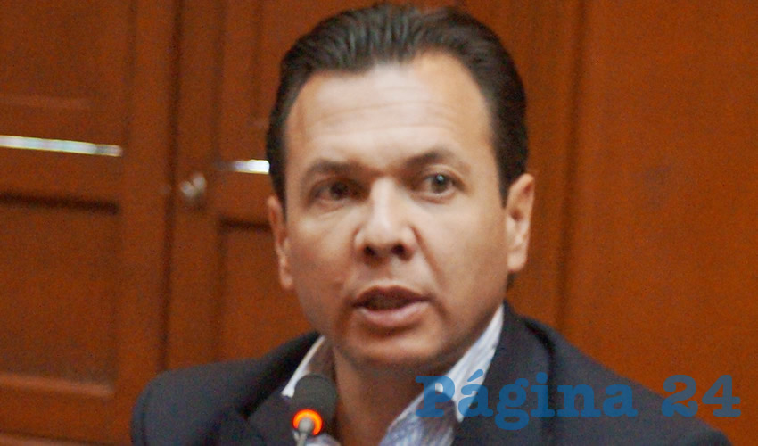 Corrupto y omiso, Pablo Lemus no da señales de hacer algo concreto en favor del bosque, pero pese a esto se ha colgado del tema de la defensa del Nixticuil, pero “más allá de la palabrería” no le interesa el bosque, y lo demuestra con la ampliación de una avenida, criticaron activistas 