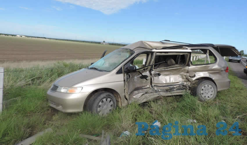 En esta camioneta Honda Odyssey arena viajaba la hoy occisa María Elena Sifuentes Serna