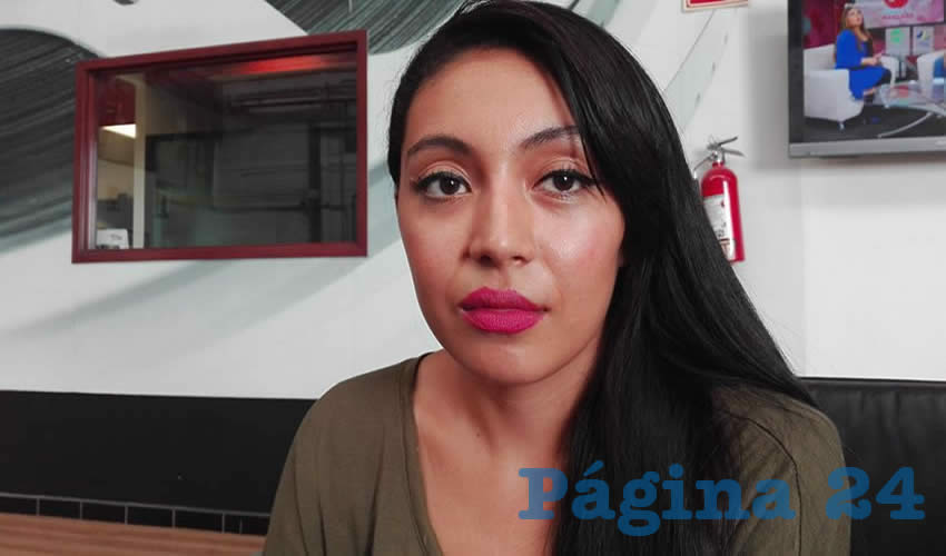 Karla Flores Bañuelos, una mujer de 21 años de edad, sufre la pérdida de su pequeña quien falleció debido a un hongo que entró a su vejiga producto de un descuido, ya que no cambiaron la sonda urinal de la menor por 12 días que estuvo internada en el Centro Médico/Fotos: Rafael Hernández Guízar 