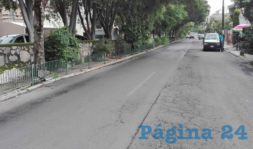 Además de la inseguridad, los vecinos padecen de calles destrozadas que son un peligro para automovilistas y peatones de la zona/Fotos: Rafael Hernández Guízar 