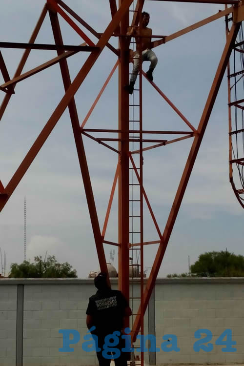 Israel Esparza Mart&iacute;nez, quien debido a su estado et&iacute;lico se paraliz&oacute; de miedo