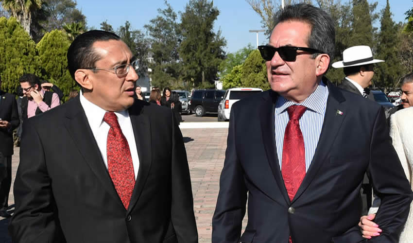 El gobernador Carlos Lozano, recibi&oacute; del encargado de despacho de la Secretar&iacute;a General de Gobierno, Alejandro Bernal, el informe del Registro Civil