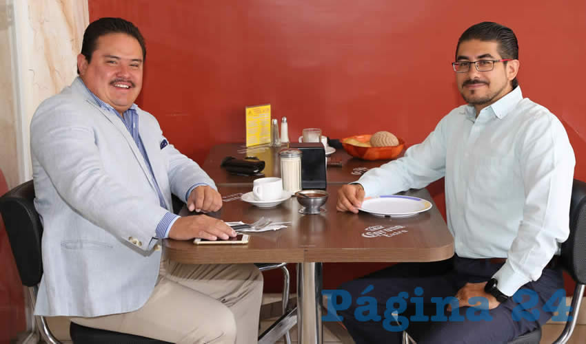 En el restaurante Mitla compartieron el pan y la sal Ismael Mart&iacute;nez Ramos y Ricardo Curiel Garc&iacute;a, abogados